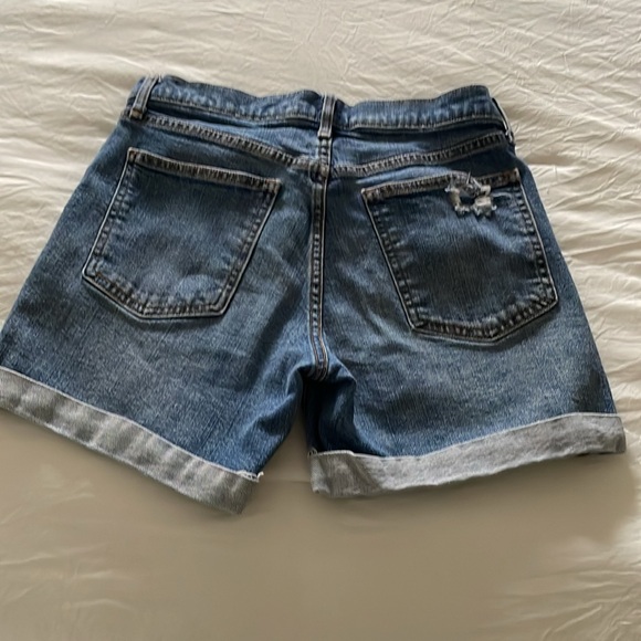 Gap Shorts - Picture 4 of 4